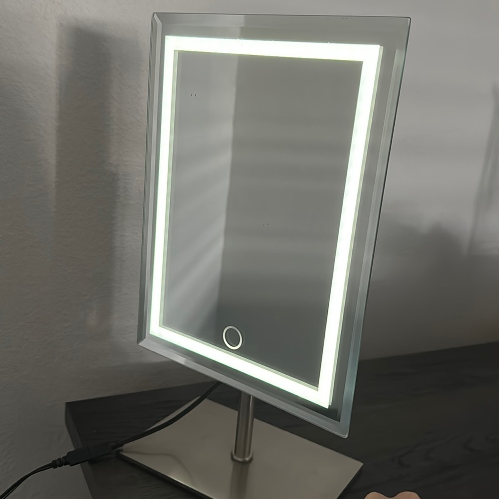 LED dimmable light makeup vanity mirror
